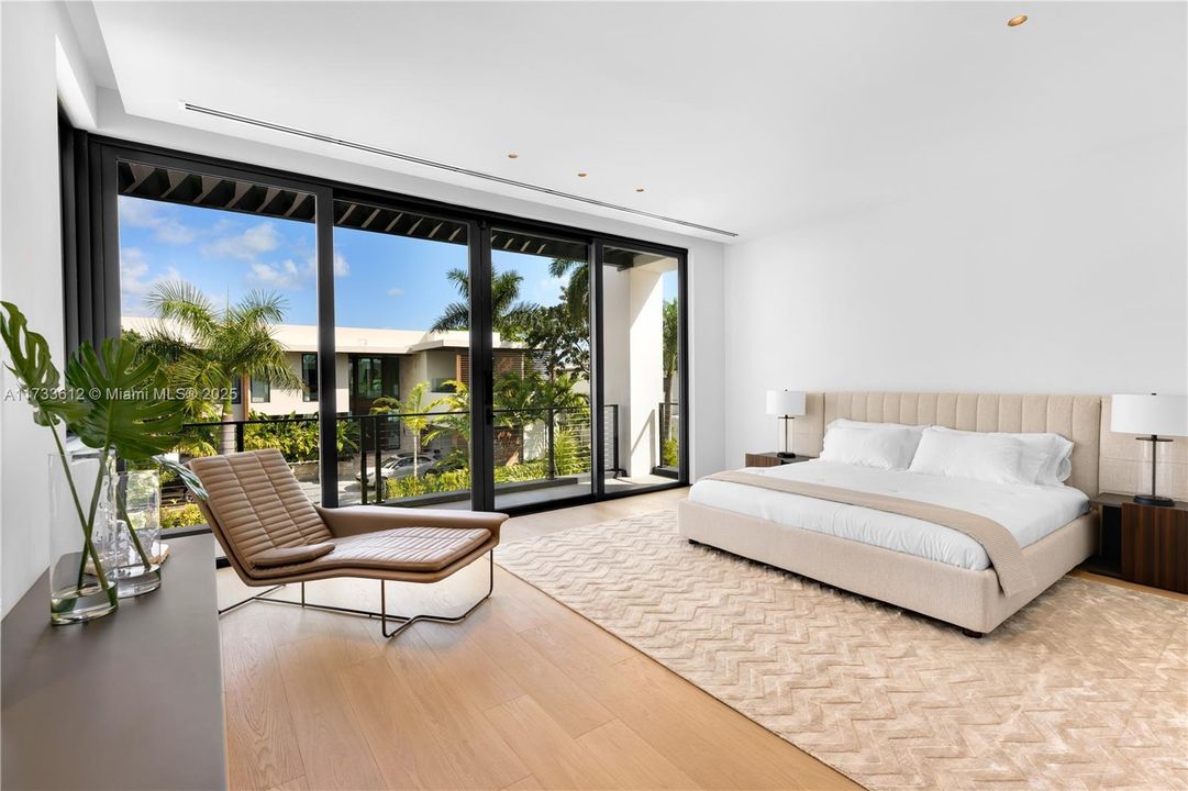 合同活跃: $5,995,000 (4 贝兹, 4 浴室, 0 平方英尺)