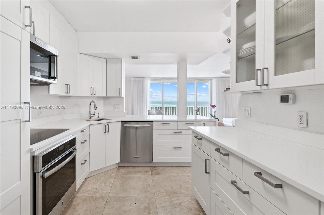 For Sale: $1,795,000 (2 beds, 2 baths, 1320 Square Feet)