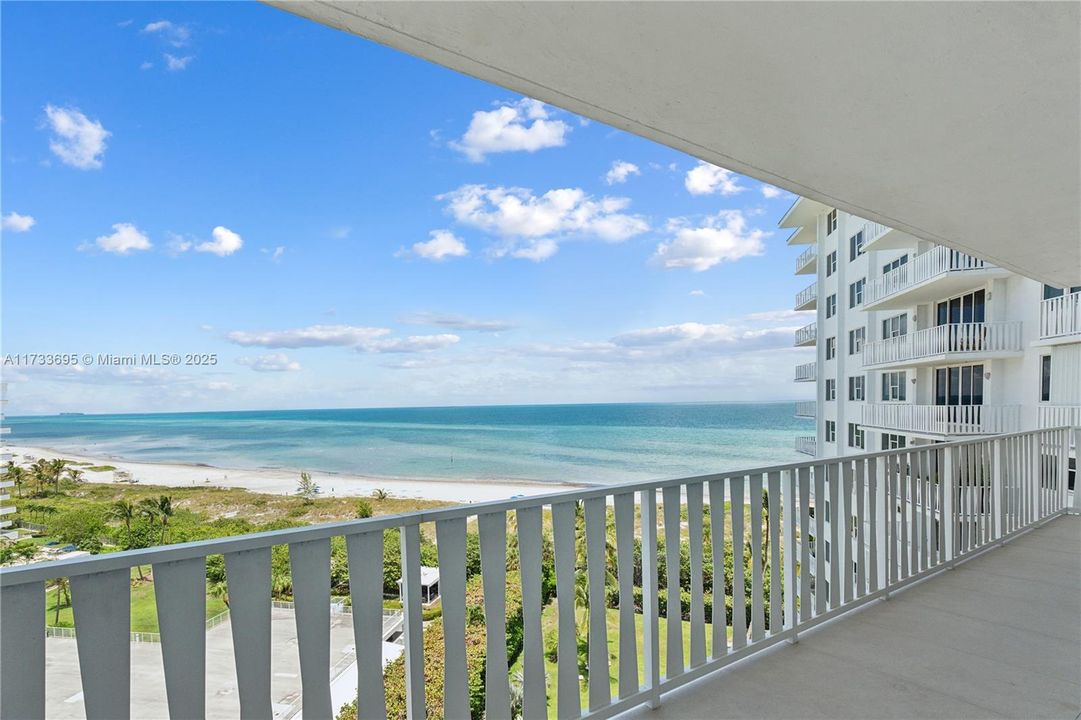 For Sale: $1,795,000 (2 beds, 2 baths, 1320 Square Feet)