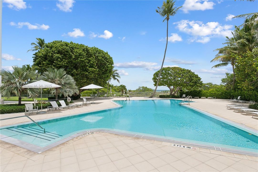 For Sale: $1,795,000 (2 beds, 2 baths, 1320 Square Feet)