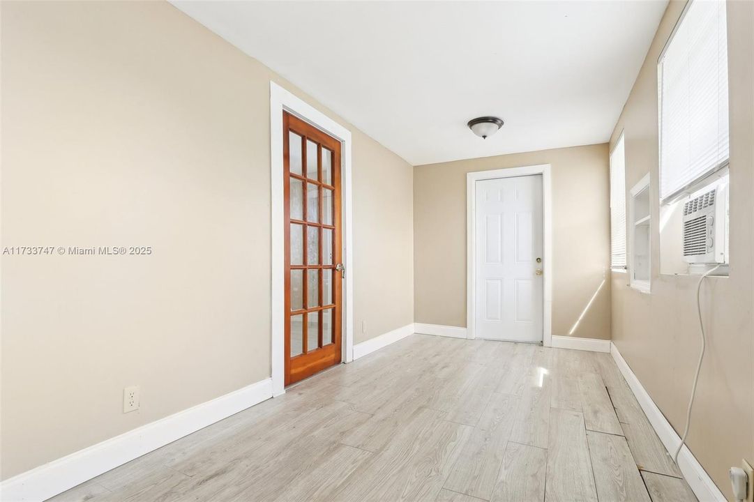 Недавно продано: $599,900 (3 спален, 3 ванн, 1952 Квадратных фут)