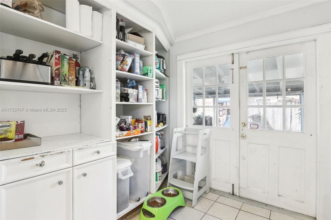 Недавно продано: $599,900 (3 спален, 3 ванн, 1952 Квадратных фут)