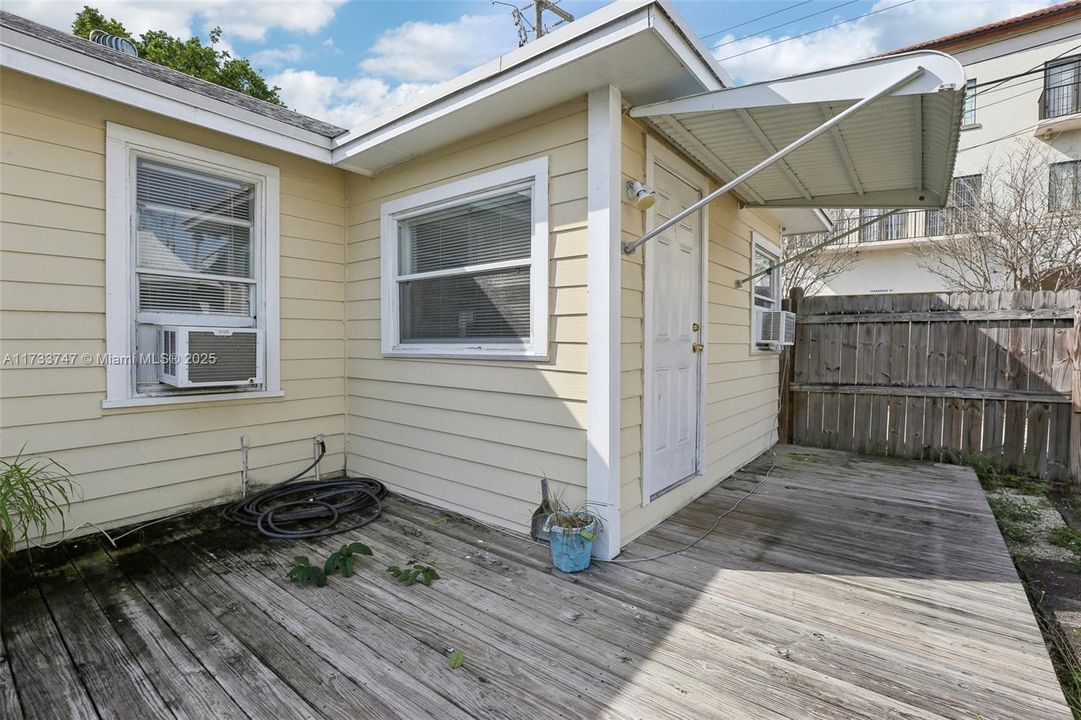 Недавно продано: $599,900 (3 спален, 3 ванн, 1952 Квадратных фут)