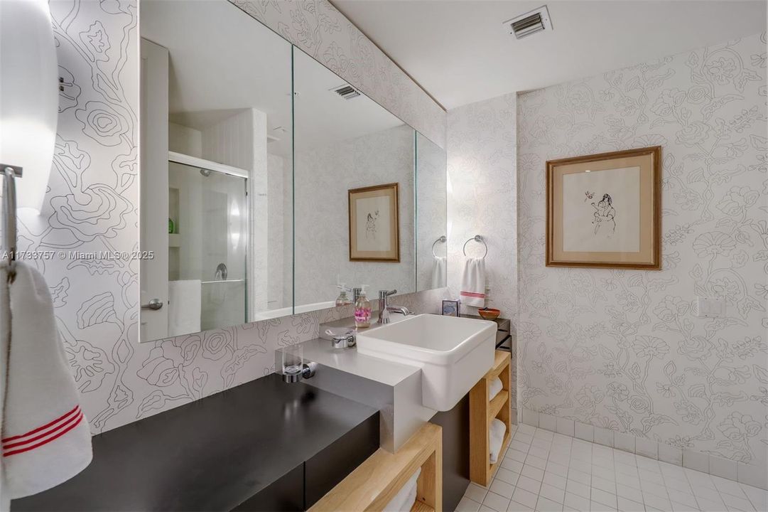 Recently Sold: $3,400,000 (2 beds, 2 baths, 2540 Square Feet)