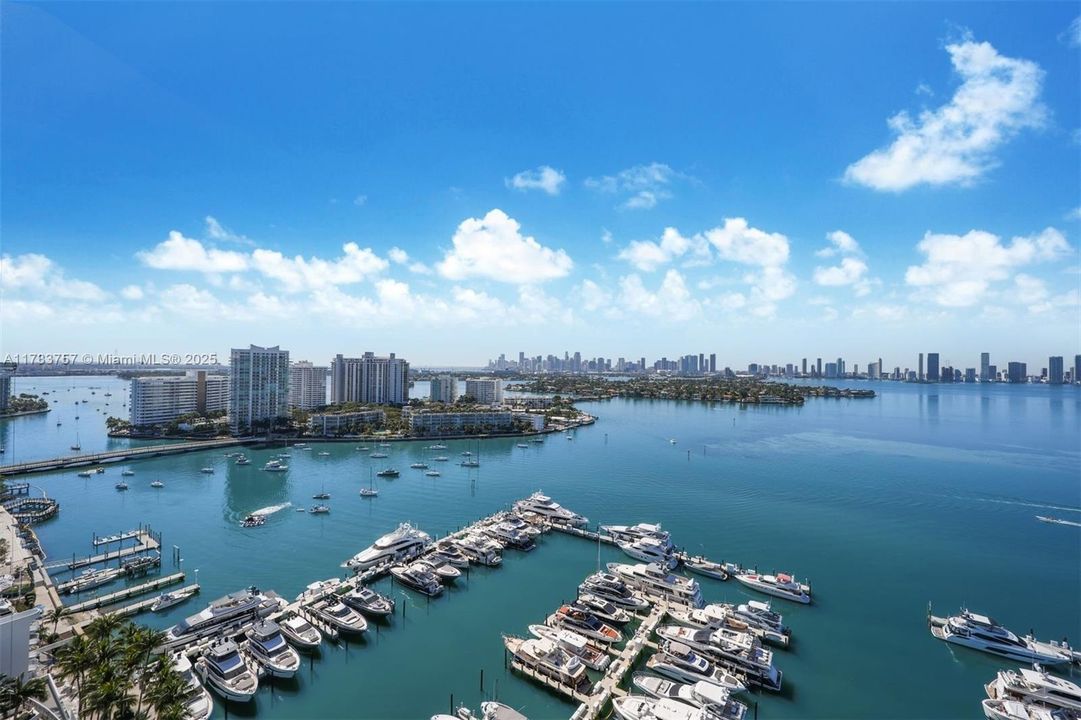 Recently Sold: $3,400,000 (2 beds, 2 baths, 2540 Square Feet)