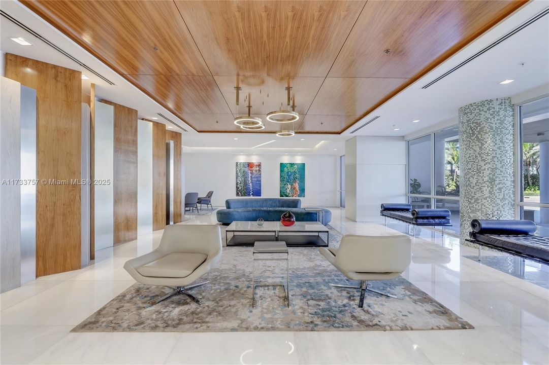 Recently Sold: $3,400,000 (2 beds, 2 baths, 2540 Square Feet)