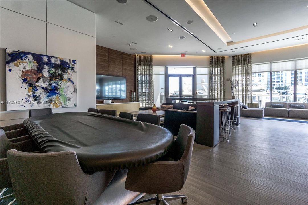 For Sale: $1,150,000 (2 beds, 2 baths, 1667 Square Feet)