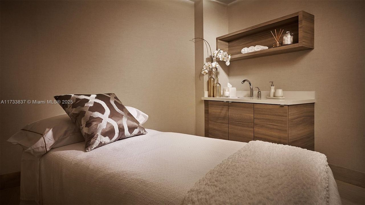 For Sale: $1,150,000 (2 beds, 2 baths, 1667 Square Feet)