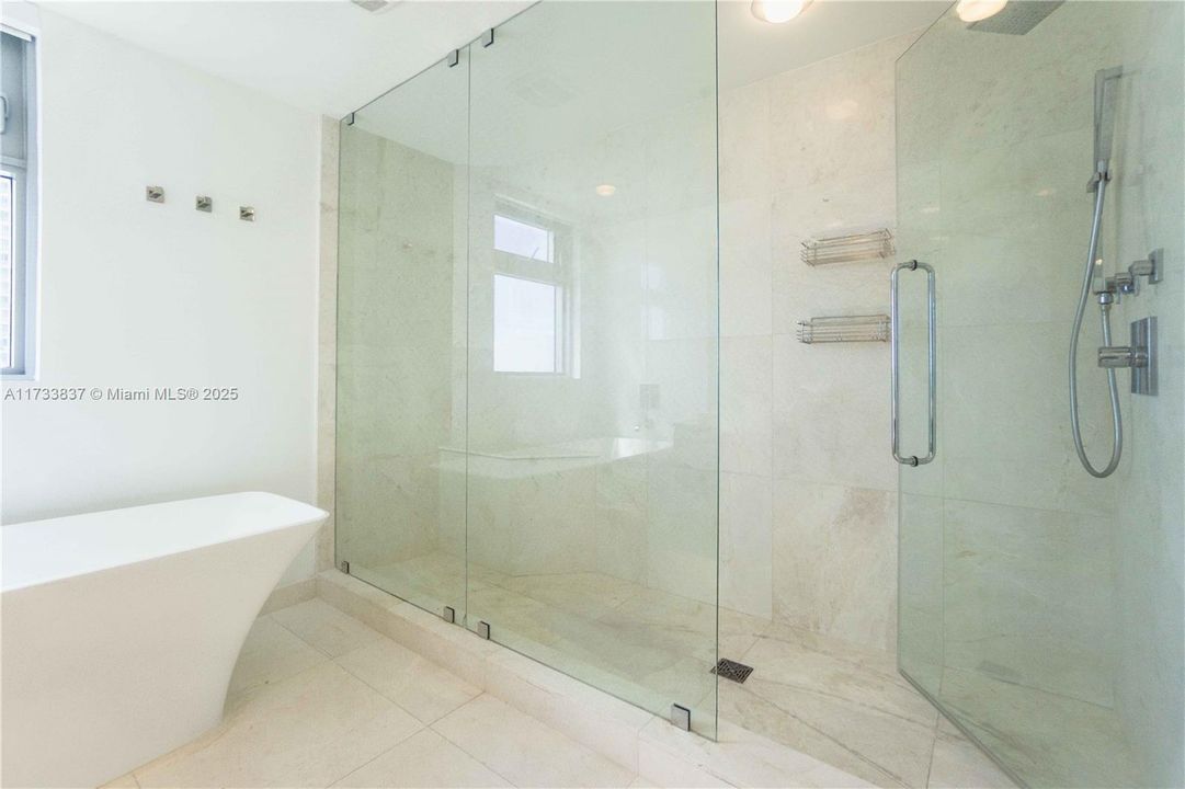 For Sale: $1,150,000 (2 beds, 2 baths, 1667 Square Feet)