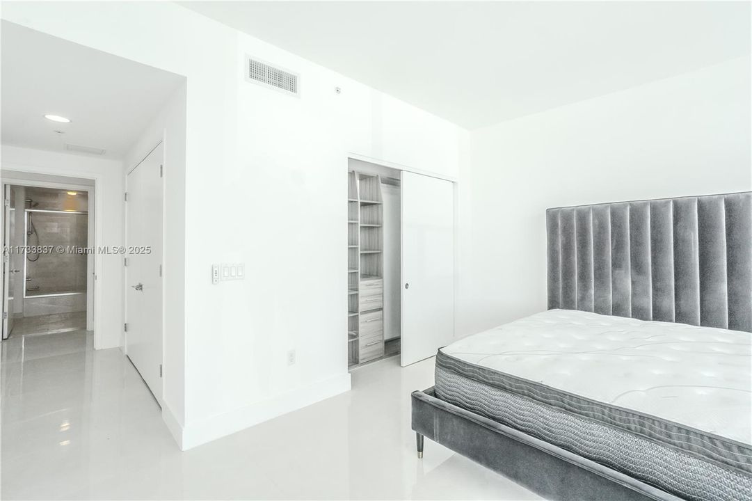 For Sale: $1,150,000 (2 beds, 2 baths, 1667 Square Feet)