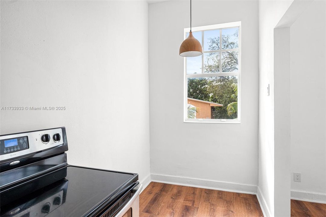 最近租的: $1,400 (0 贝兹, 1 浴室, 600 平方英尺)