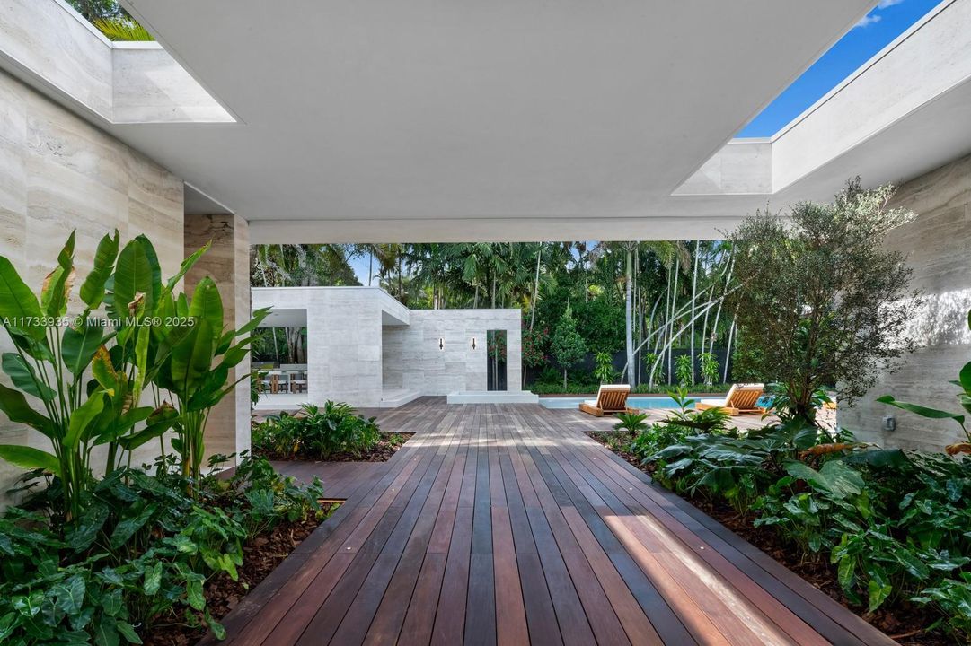 En Venta: $24,900,000 (6 camas, 7 baños, 8833 Pies cuadrados)