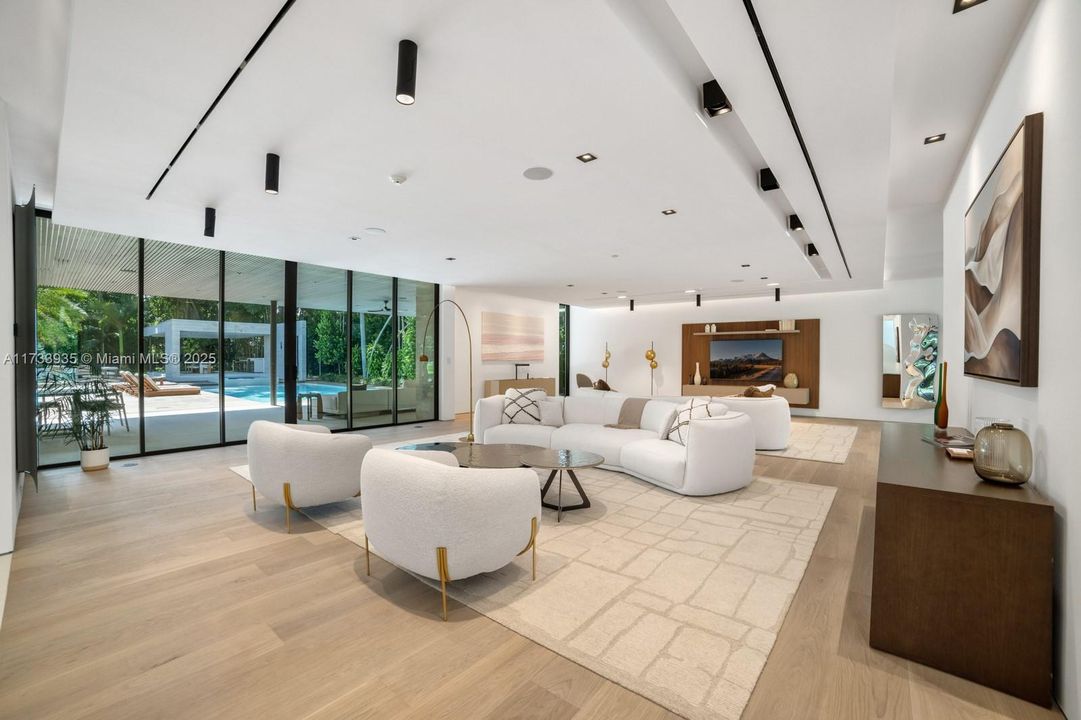 En Venta: $24,900,000 (6 camas, 7 baños, 8833 Pies cuadrados)