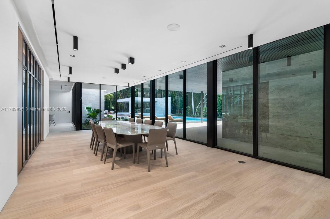 En Venta: $24,900,000 (6 camas, 7 baños, 8833 Pies cuadrados)