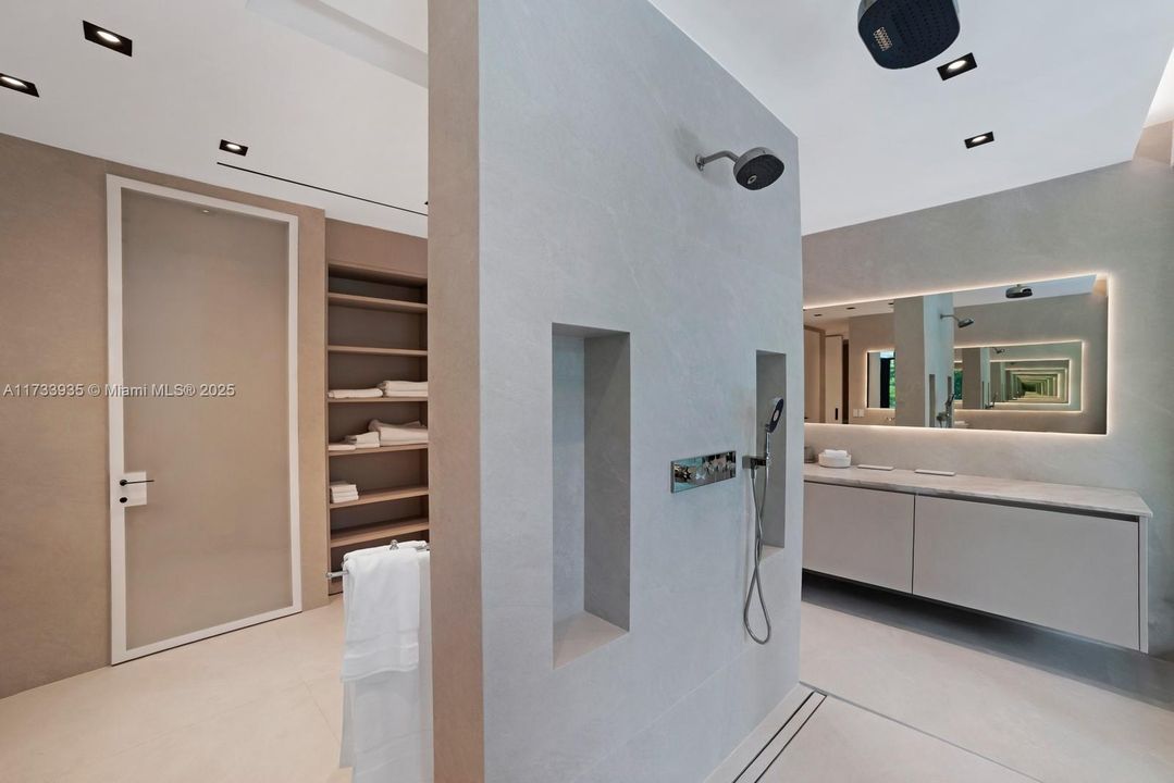 En Venta: $24,900,000 (6 camas, 7 baños, 8833 Pies cuadrados)