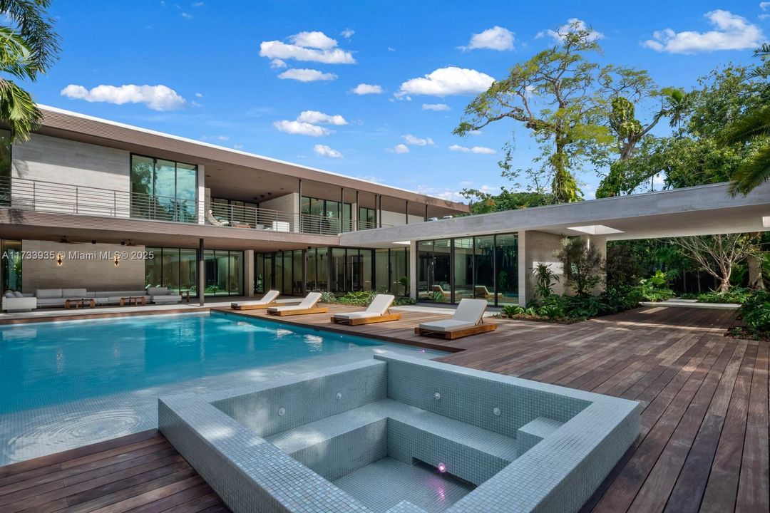 En Venta: $24,900,000 (6 camas, 7 baños, 8833 Pies cuadrados)