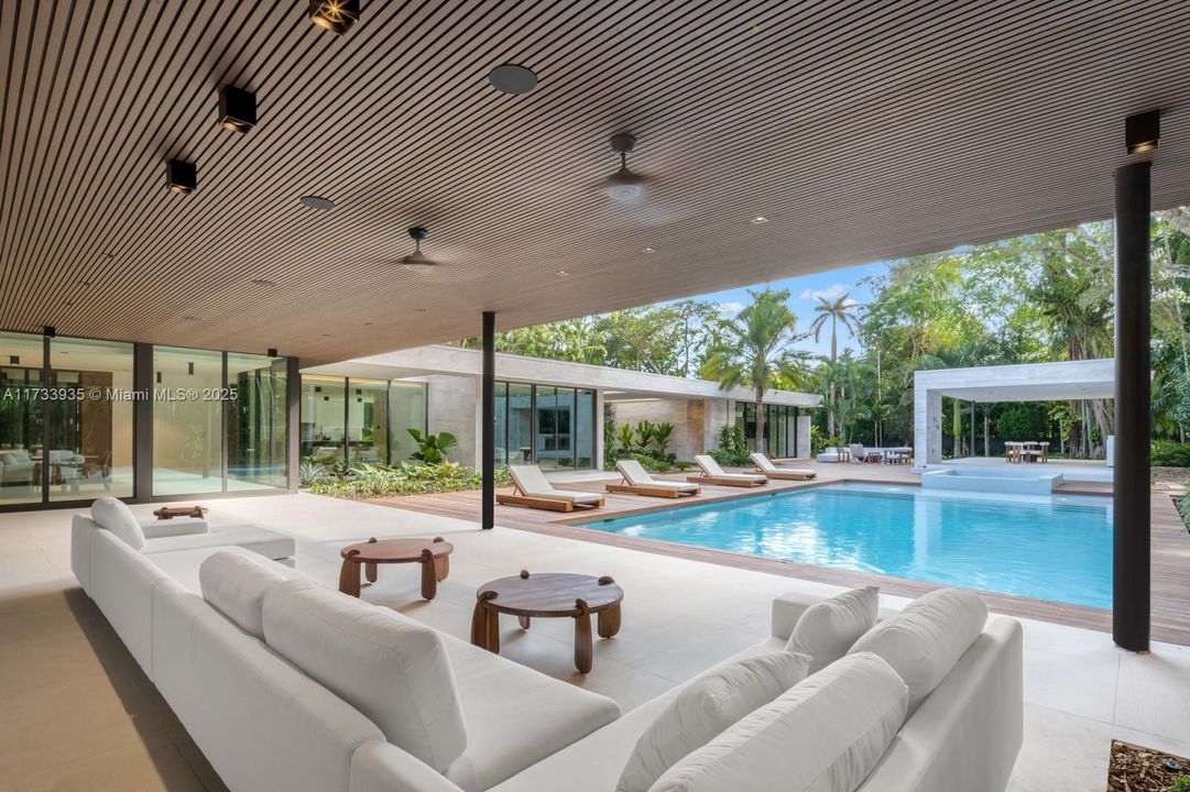 En Venta: $24,900,000 (6 camas, 7 baños, 8833 Pies cuadrados)