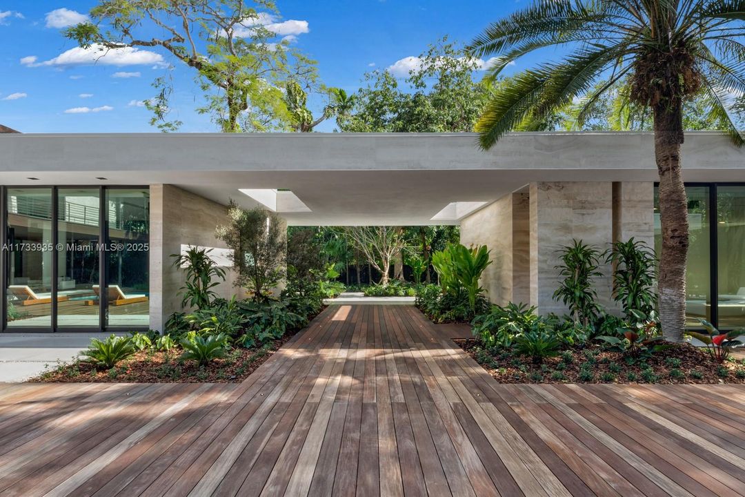 En Venta: $24,900,000 (6 camas, 7 baños, 8833 Pies cuadrados)