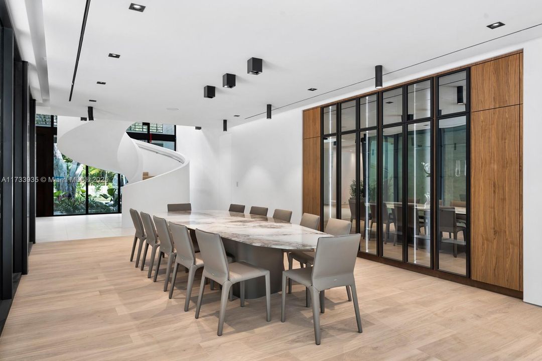 En Venta: $24,900,000 (6 camas, 7 baños, 8833 Pies cuadrados)