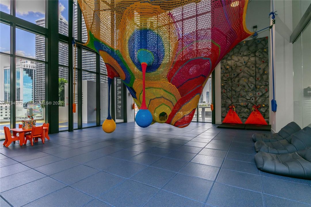 Recently Sold: $1,199,990 (2 beds, 3 baths, 1283 Square Feet)