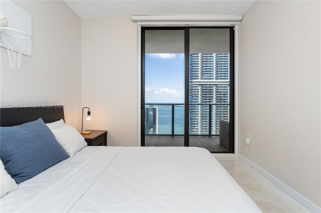 Recently Sold: $1,199,990 (2 beds, 3 baths, 1283 Square Feet)