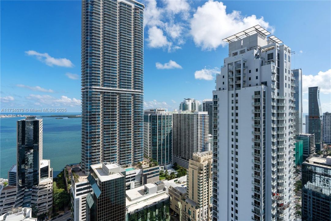 Recently Sold: $1,199,990 (2 beds, 3 baths, 1283 Square Feet)