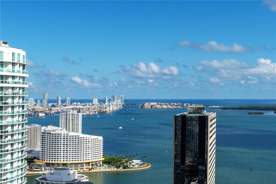 Recently Sold: $1,199,990 (2 beds, 3 baths, 1283 Square Feet)