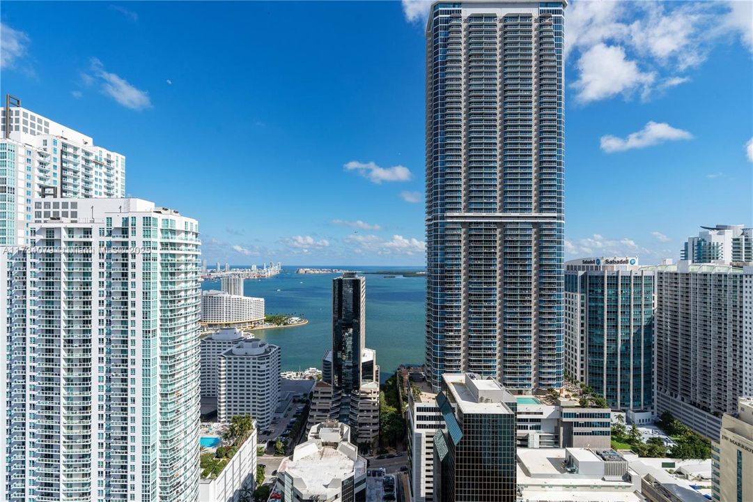 Recently Sold: $1,199,990 (2 beds, 3 baths, 1283 Square Feet)