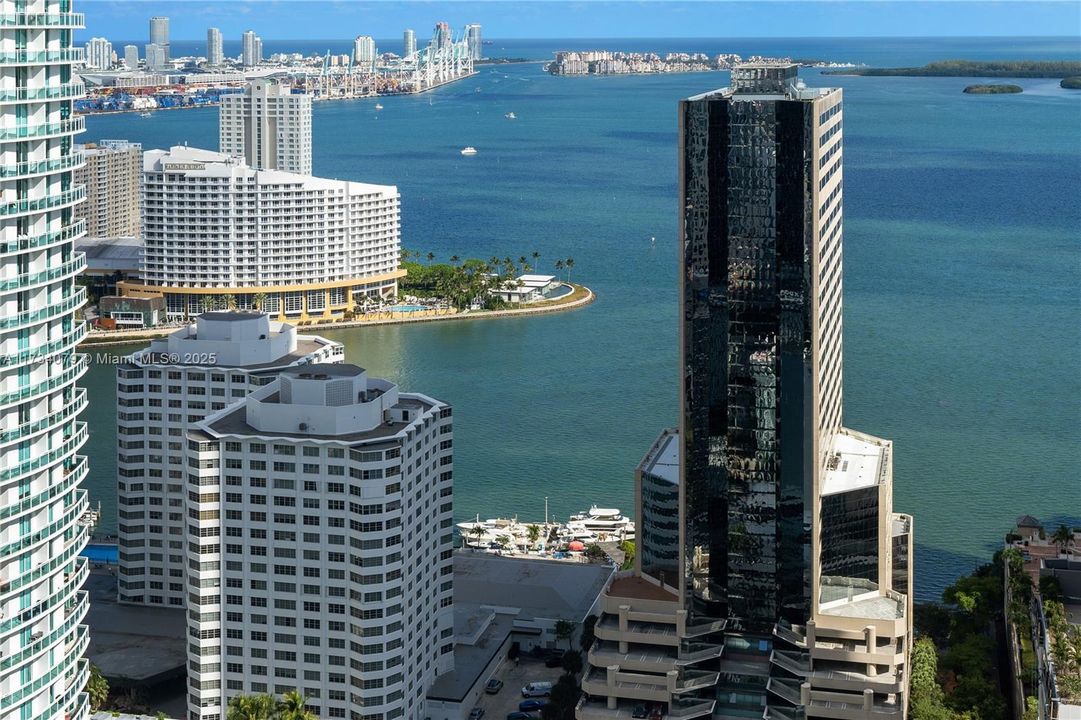 Recently Sold: $1,199,990 (2 beds, 3 baths, 1283 Square Feet)