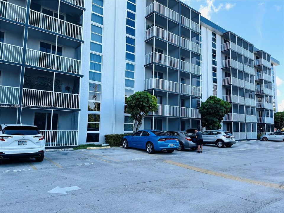 Vendido Recientemente: $159,900 (1 camas, 1 baños, 728 Pies cuadrados)