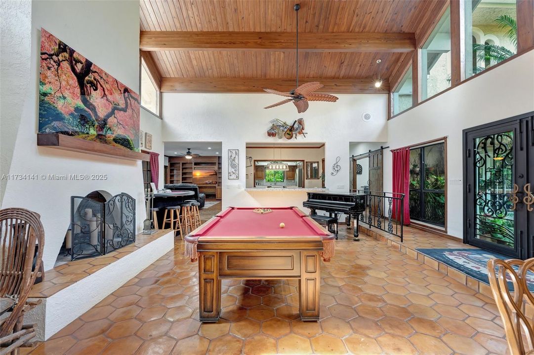 Recently Sold: $1,089,000 (5 beds, 3 baths, 3775 Square Feet)