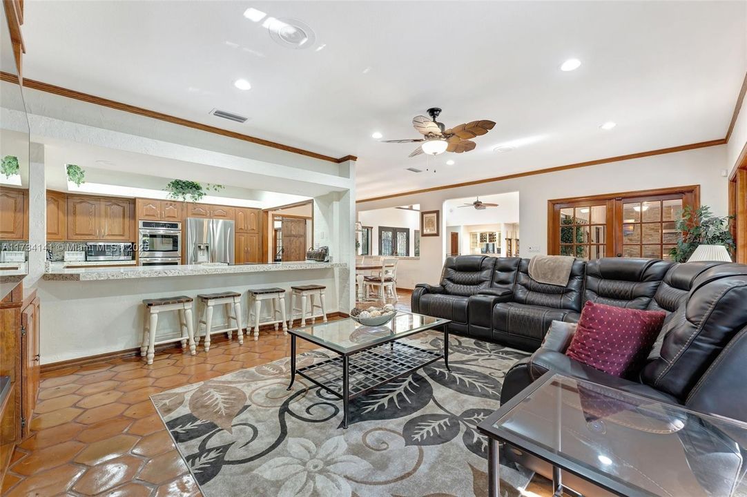 Recently Sold: $1,089,000 (5 beds, 3 baths, 3775 Square Feet)