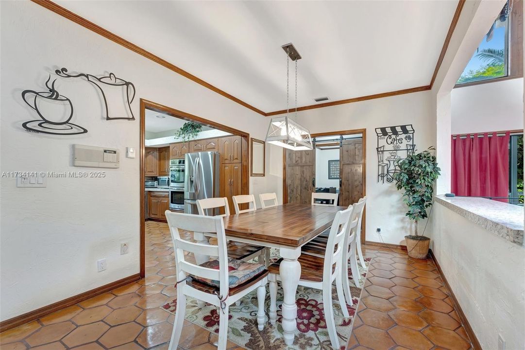 Recently Sold: $1,089,000 (5 beds, 3 baths, 3775 Square Feet)