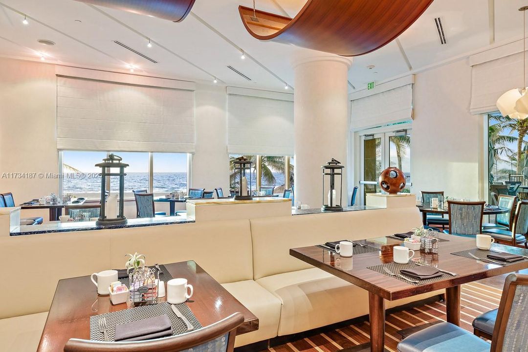 For Sale: $650,000 (2 beds, 2 baths, 1048 Square Feet)