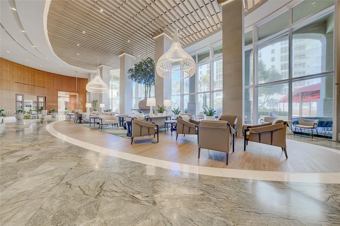 For Sale: $650,000 (2 beds, 2 baths, 1048 Square Feet)