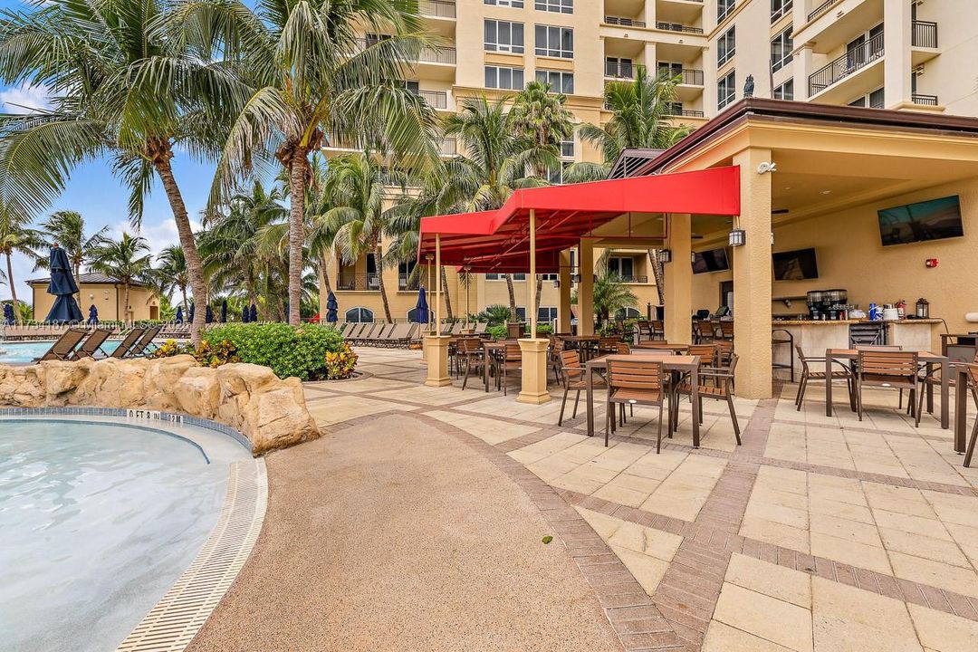 For Sale: $650,000 (2 beds, 2 baths, 1048 Square Feet)