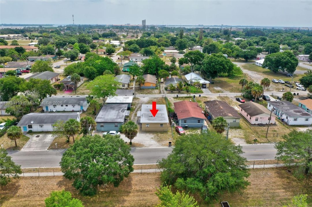 Recently Rented: $1,325 (2 beds, 1 baths, 650 Square Feet)