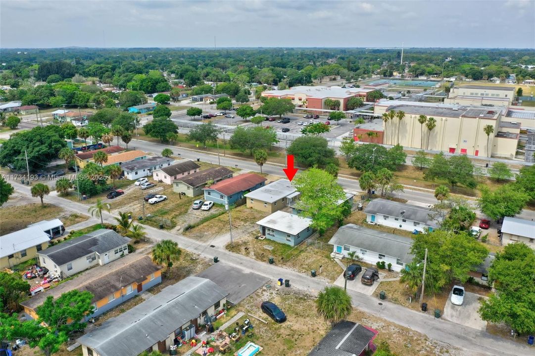 Recently Rented: $1,325 (2 beds, 1 baths, 650 Square Feet)