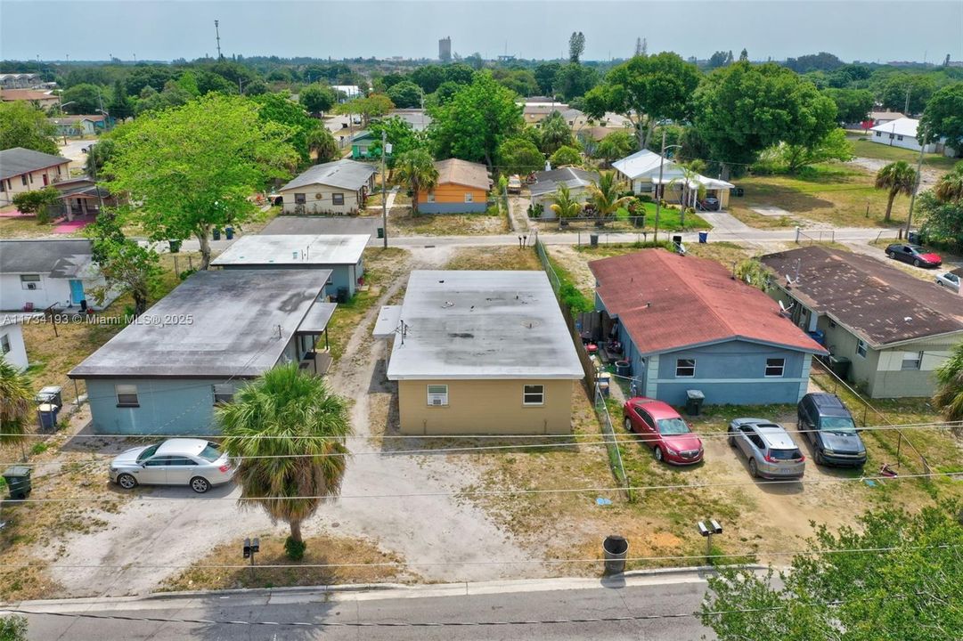 Recently Rented: $1,325 (2 beds, 1 baths, 650 Square Feet)