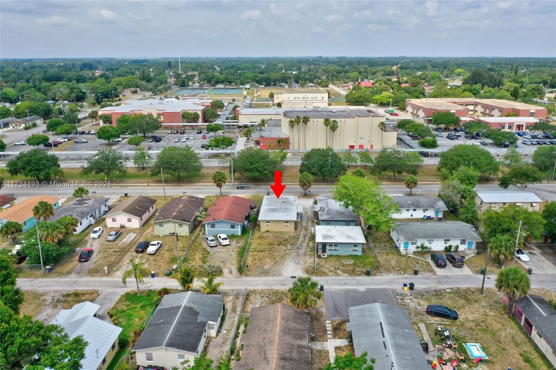 Recently Rented: $1,325 (2 beds, 1 baths, 650 Square Feet)