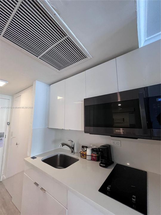 Vendido Recientemente: $115,000 (0 camas, 1 baños, 370 Pies cuadrados)