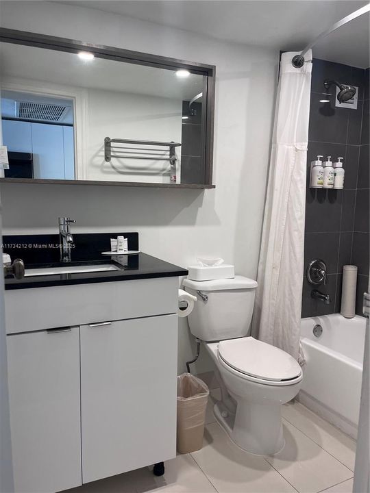 Vendido Recientemente: $115,000 (0 camas, 1 baños, 370 Pies cuadrados)