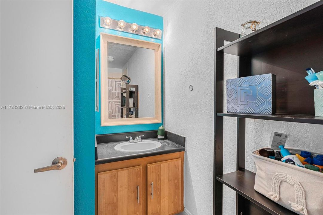 For Sale: $354,999 (3 beds, 2 baths, 1182 Square Feet)