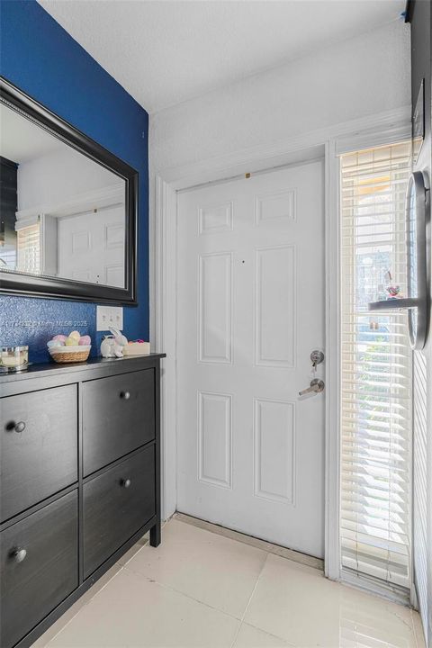 For Sale: $354,999 (3 beds, 2 baths, 1182 Square Feet)