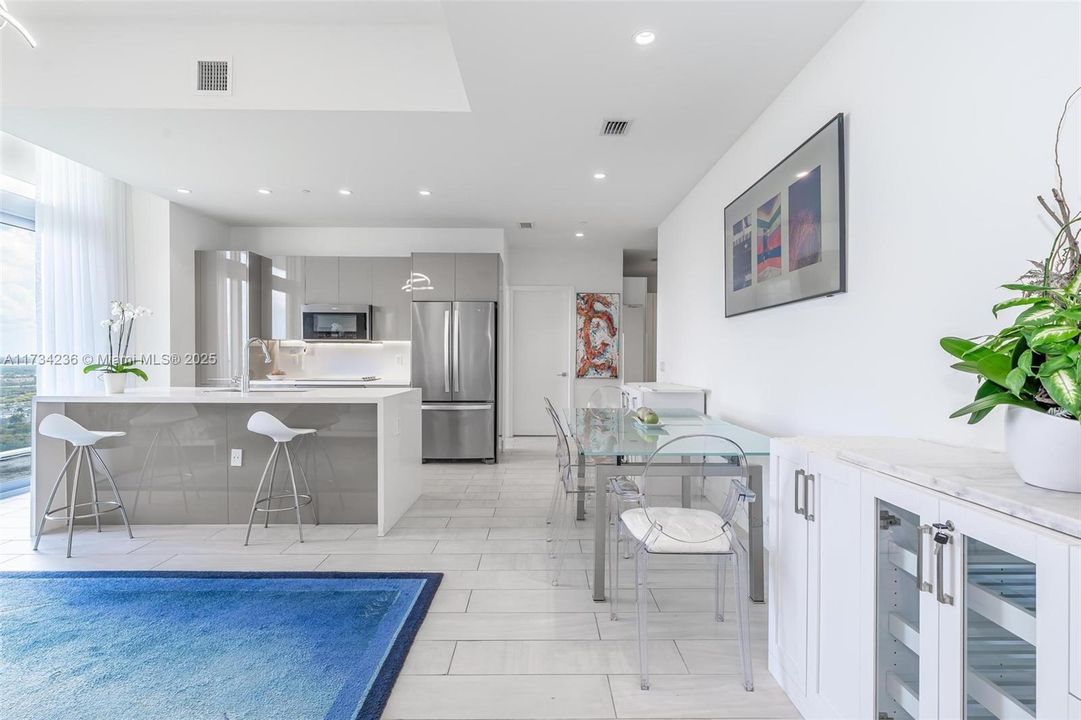 Recently Rented: $4,325 (3 beds, 3 baths, 1262 Square Feet)