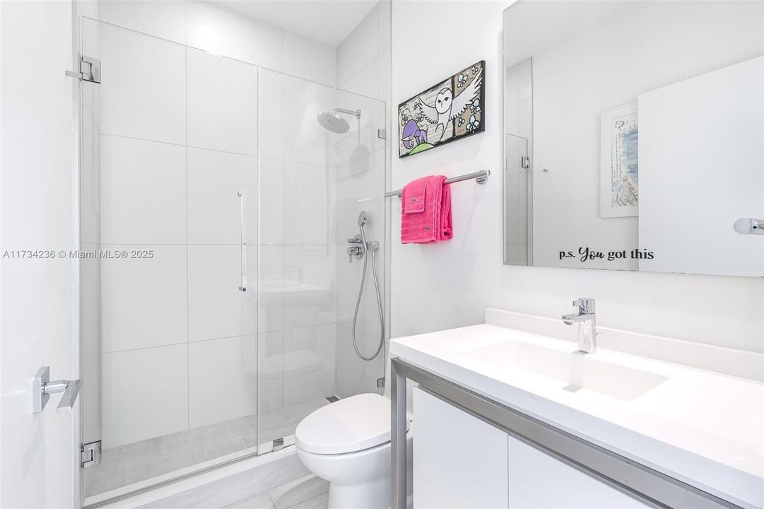 Recently Rented: $4,325 (3 beds, 3 baths, 1262 Square Feet)