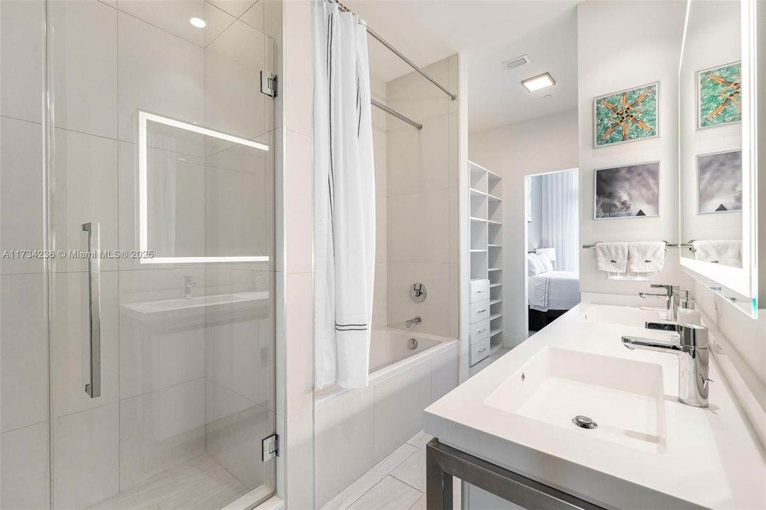 Recently Rented: $4,325 (3 beds, 3 baths, 1262 Square Feet)