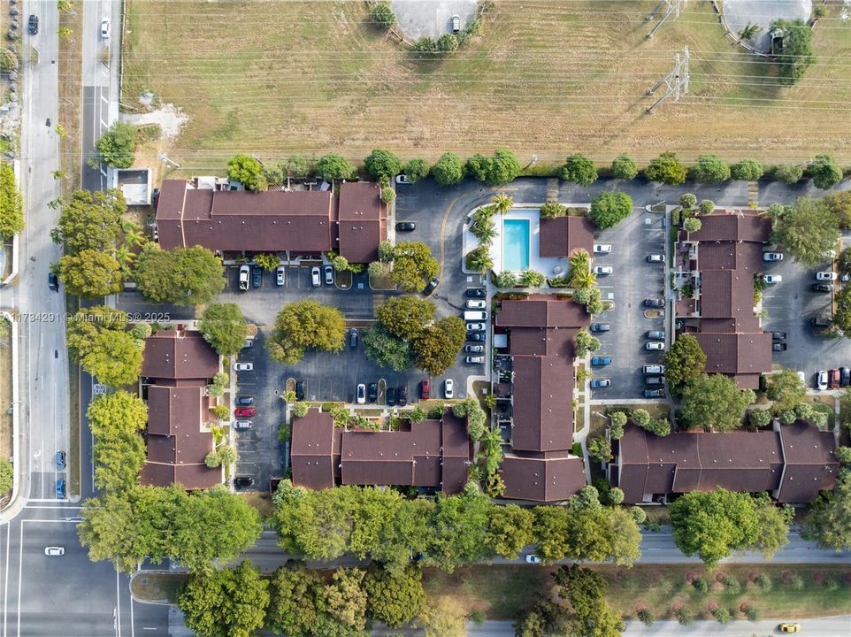 Recently Rented: $2,350 (2 beds, 1 baths, 890 Square Feet)