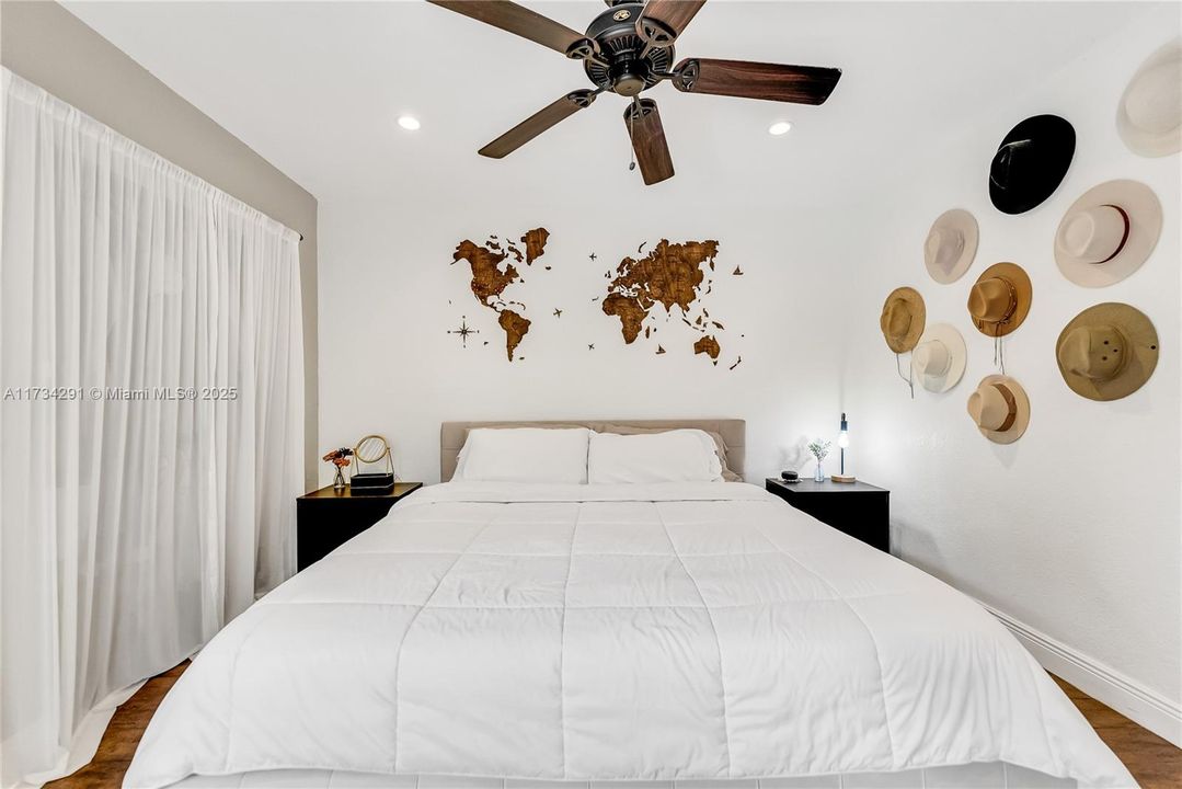 Recently Rented: $2,350 (2 beds, 1 baths, 890 Square Feet)