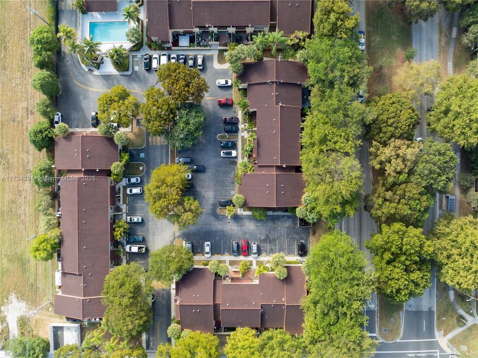 Recently Rented: $2,350 (2 beds, 1 baths, 890 Square Feet)